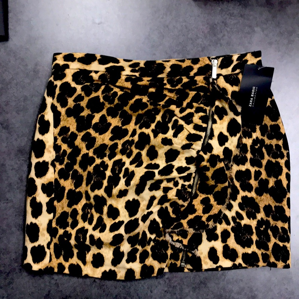 ZARA BASIC Leopard Mini Skirt